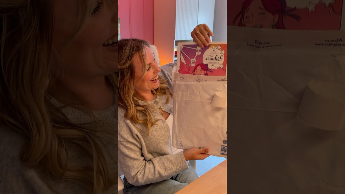 MIJN NIEUWSTE KLEURBOEK UNBOXEN!